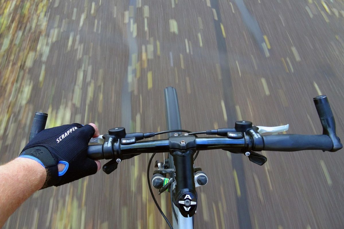 Choisir une lampe vélo pour sorties nocturnes