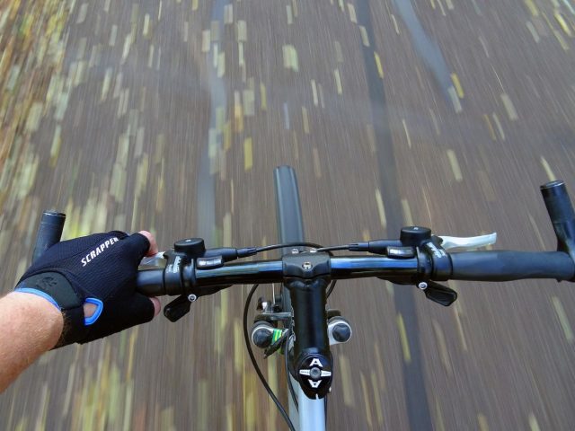 Choisir une lampe vélo pour sorties nocturnes